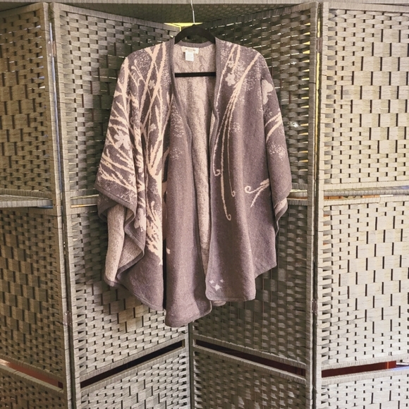 Ace Fashion Cozy Poncho NWOT - Picture 1 of 3